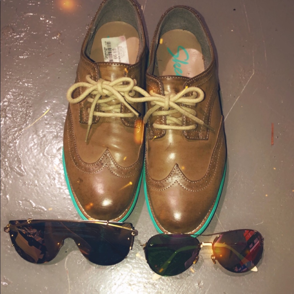 Booties/shoes - Picture 2 of 2